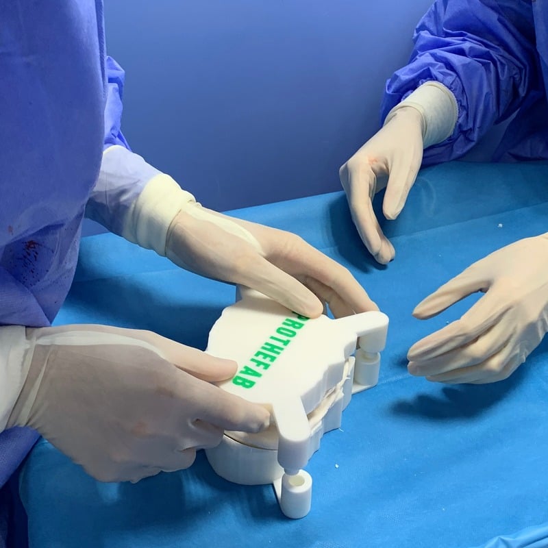 Prothefab mold in use in the operating room